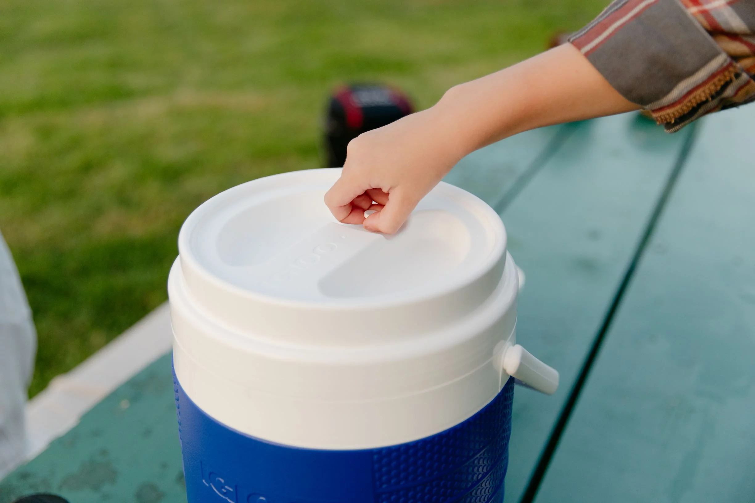 Igloo 2-Gallon Sports Beverage Cooler – Blue