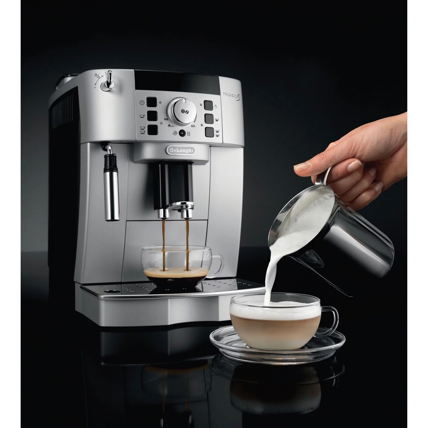 De’Longhi Magnifica XS Fully Automatic Espresso and Cappuccino Machine with Manual Cappuccino System