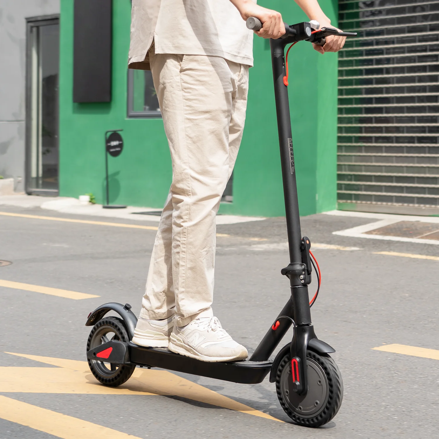 MADOG Electric Scooter Adult, 8.5″ Solid Tires, 300w Motor Up to 19 MPH and 17-22 Miles, Folding Electric Scooter for Adult Commuter, Bluetooth APP Control, Max Load 200lbs, Black