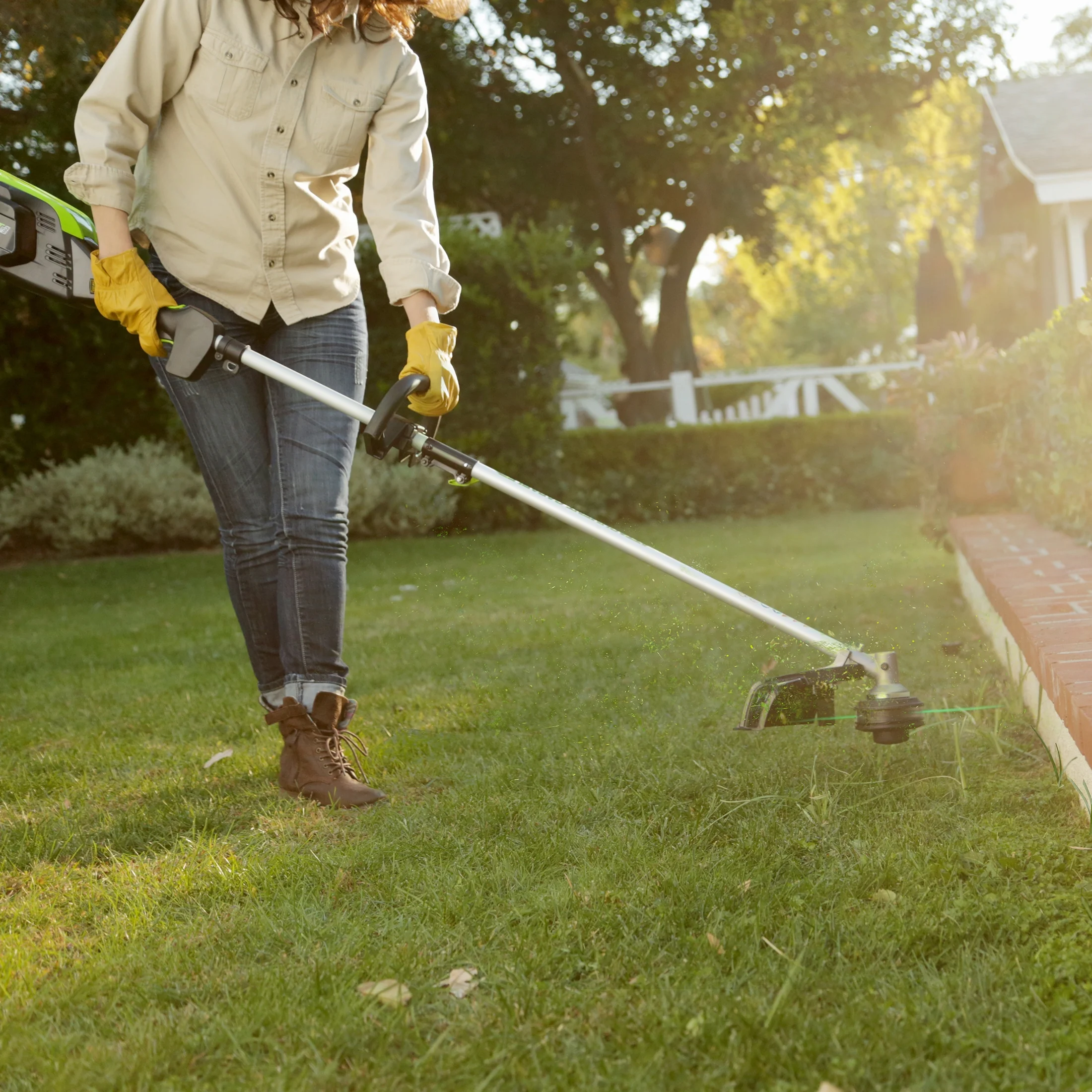 Greenworks 80V 16″ Cordless String Trimmer with 2.0 Ah Battery & Charger 2100102VT