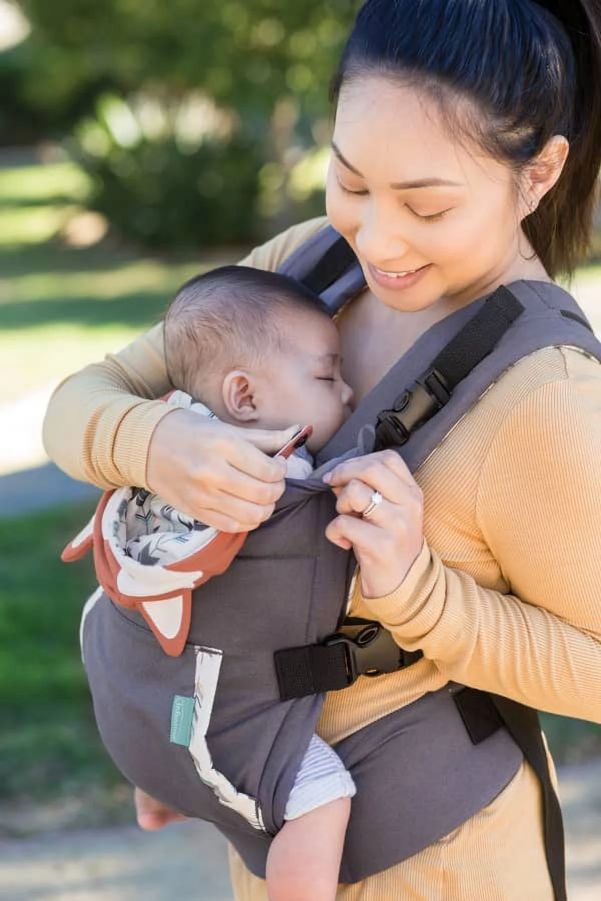 Infantino Cuddle-up Ergonomic Hoodie Baby Carrier, 2-Position, 12-40lb, Gray Fox