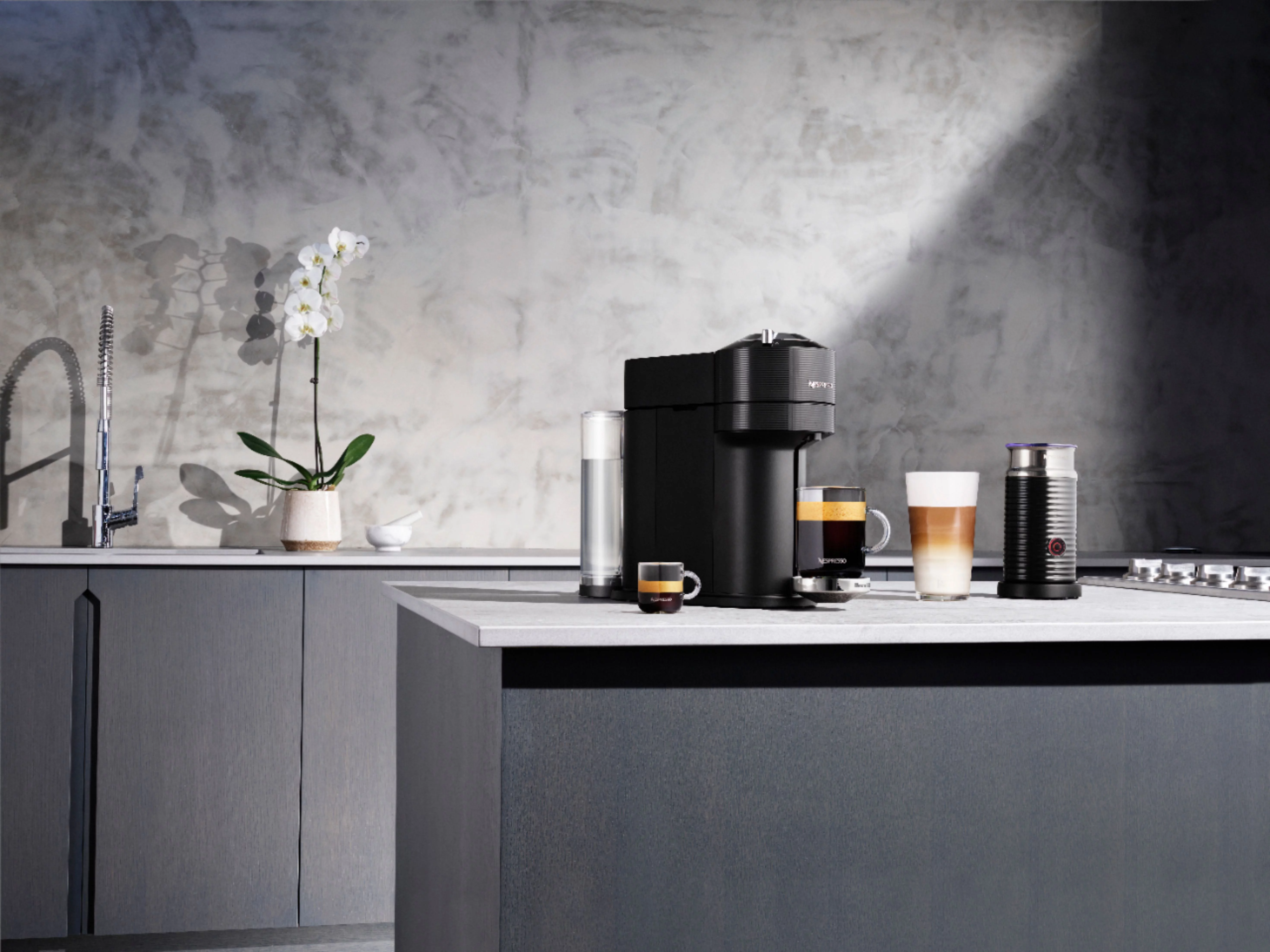 Nespresso Vertuo Next Premium by Breville with Aeroccino3 – Classic Black (BNV560BLK1BUC1 )