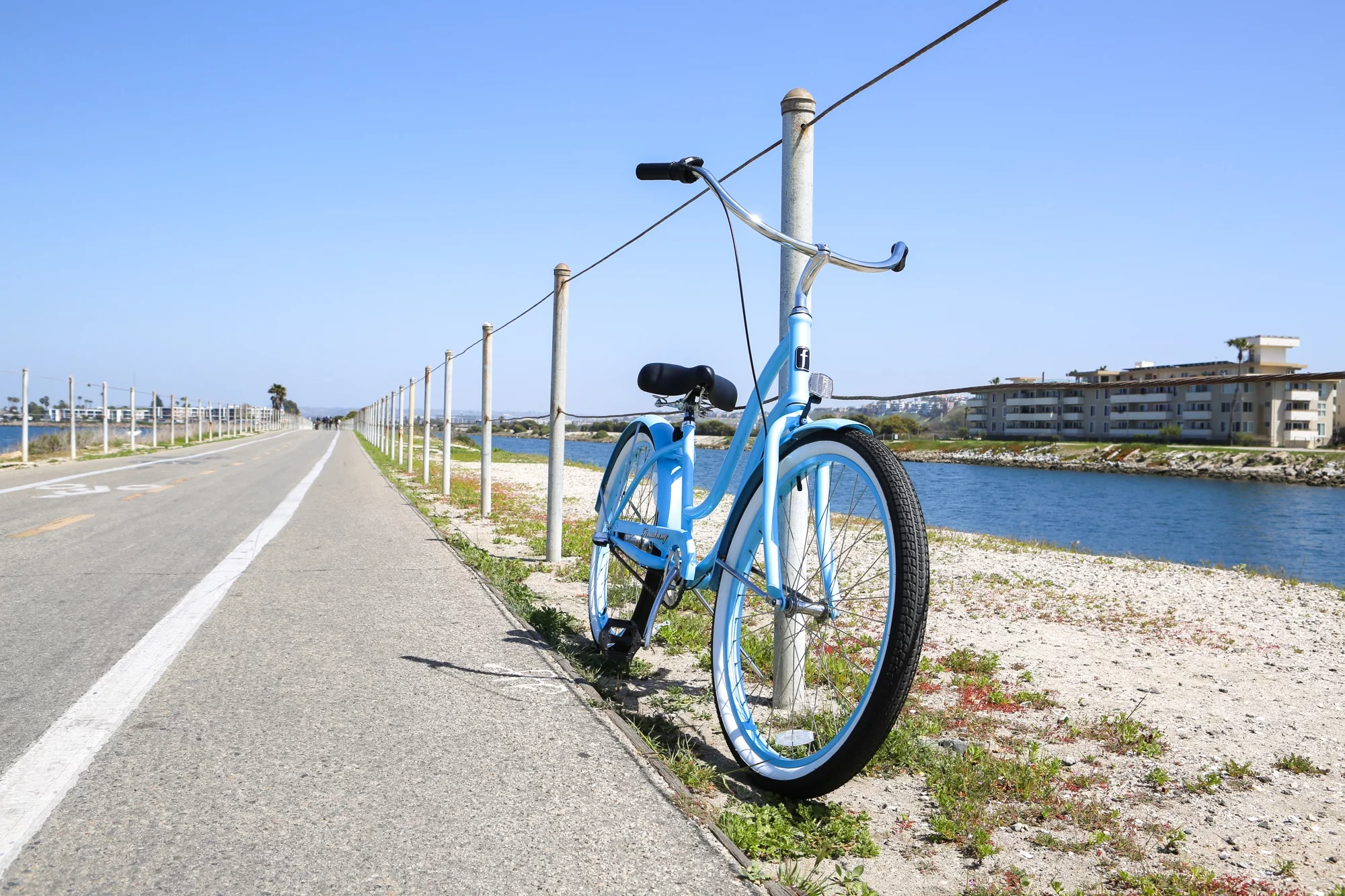 Firmstrong Siren Lady Beach Cruiser Bicycle, 26″, Women’s, Three Speed, Blue