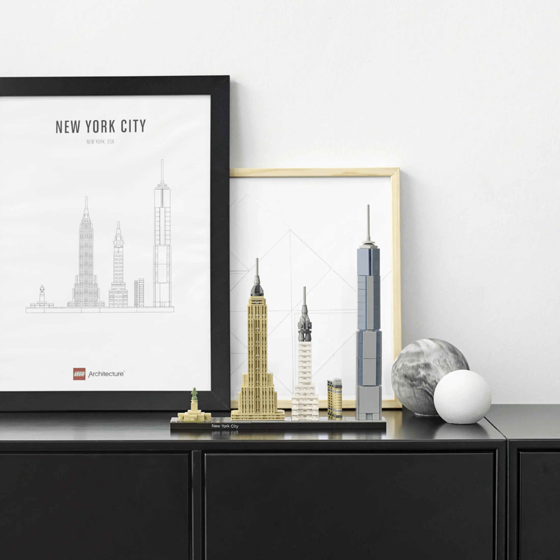 LEGO Architecture New York City Skyline 21028, Collectible Model Kit for Adults to Build, Creative Activity, Home D??cor Gift Idea