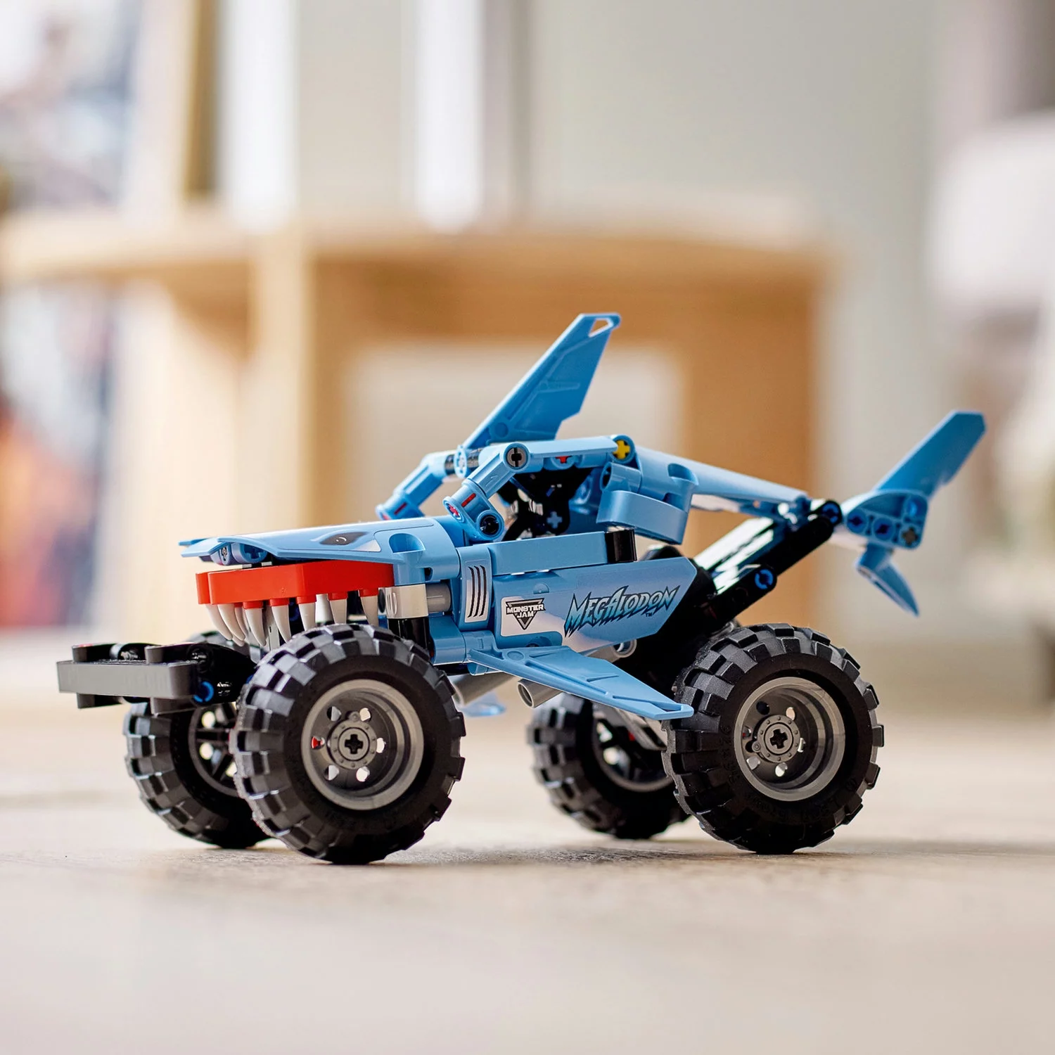 LEGO Technic Monster Jam Megalodon 42134 2 in 1 Pull Back Shark Truck to Lusca Low Racer Car Toy, 2022 Series, Set for Kids, Boys and Girls 7 Plus Years Old