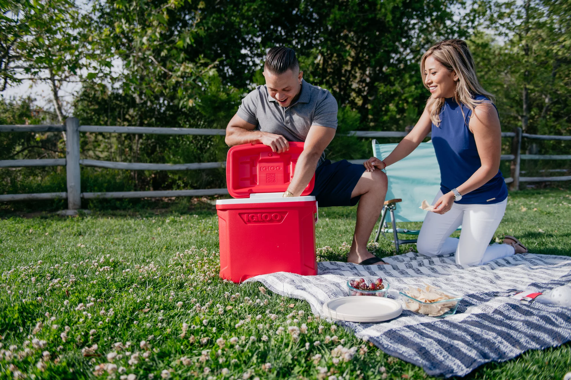 Igloo 30 qt. Profile II Series Ice Chest Cooler – Red