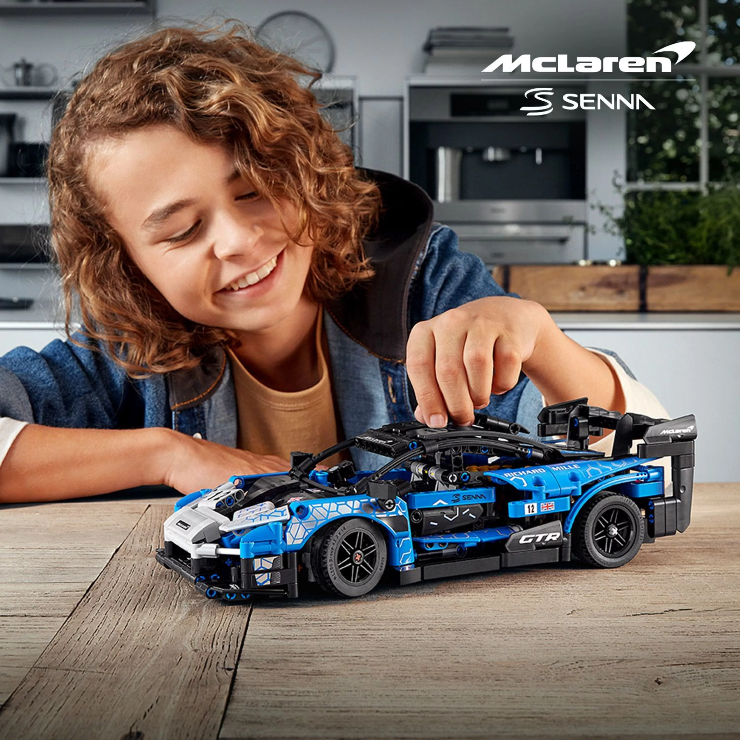 LEGO Technic McLaren Senna GTR 42123 Racing Sports Collectable Model Car Building Kit, Car Construction Toy, Gift Idea for Kids, Boys and girls