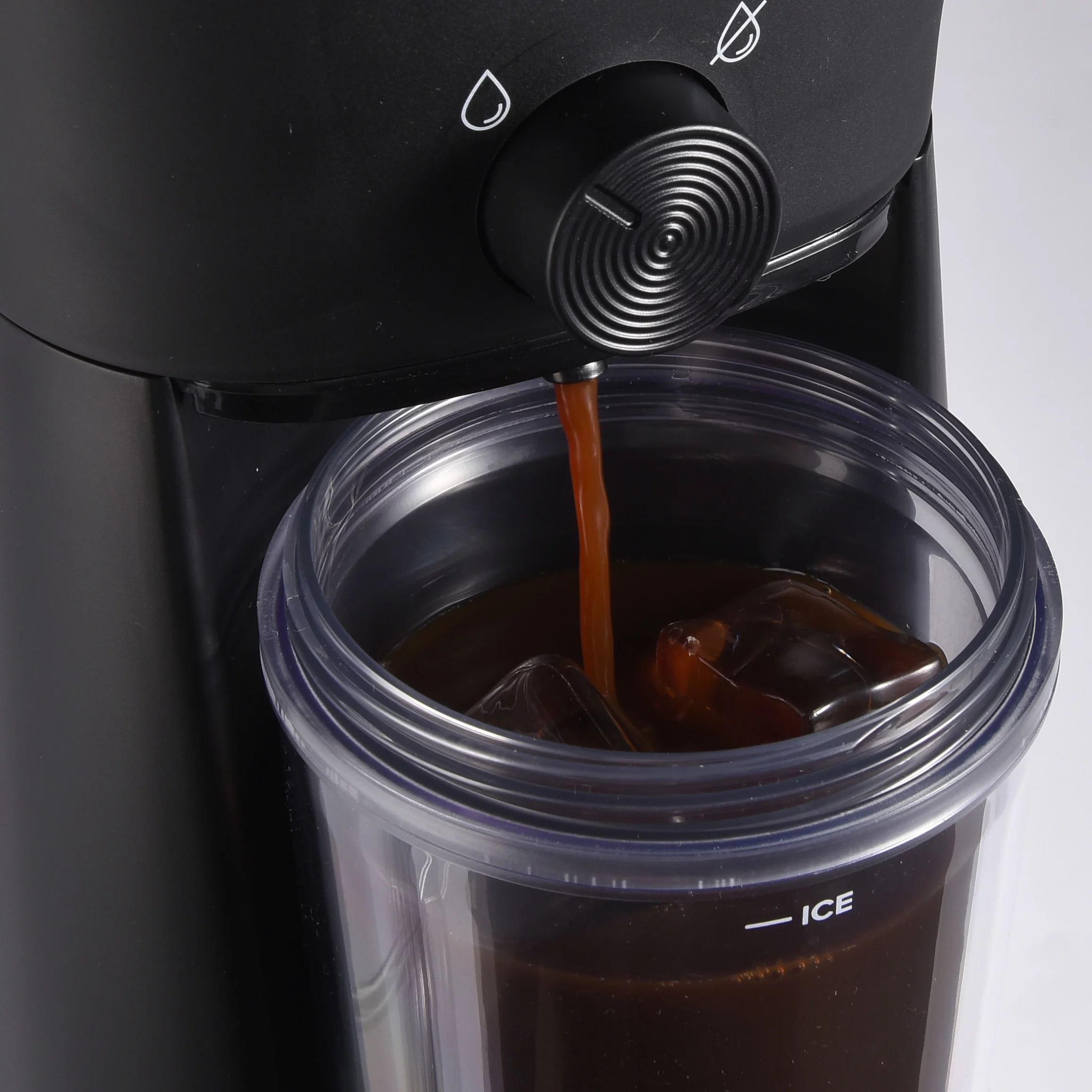 Mainstays Iced Coffee Maker with 20 fl oz Reusable Tumbler and Filter, Black, New condition