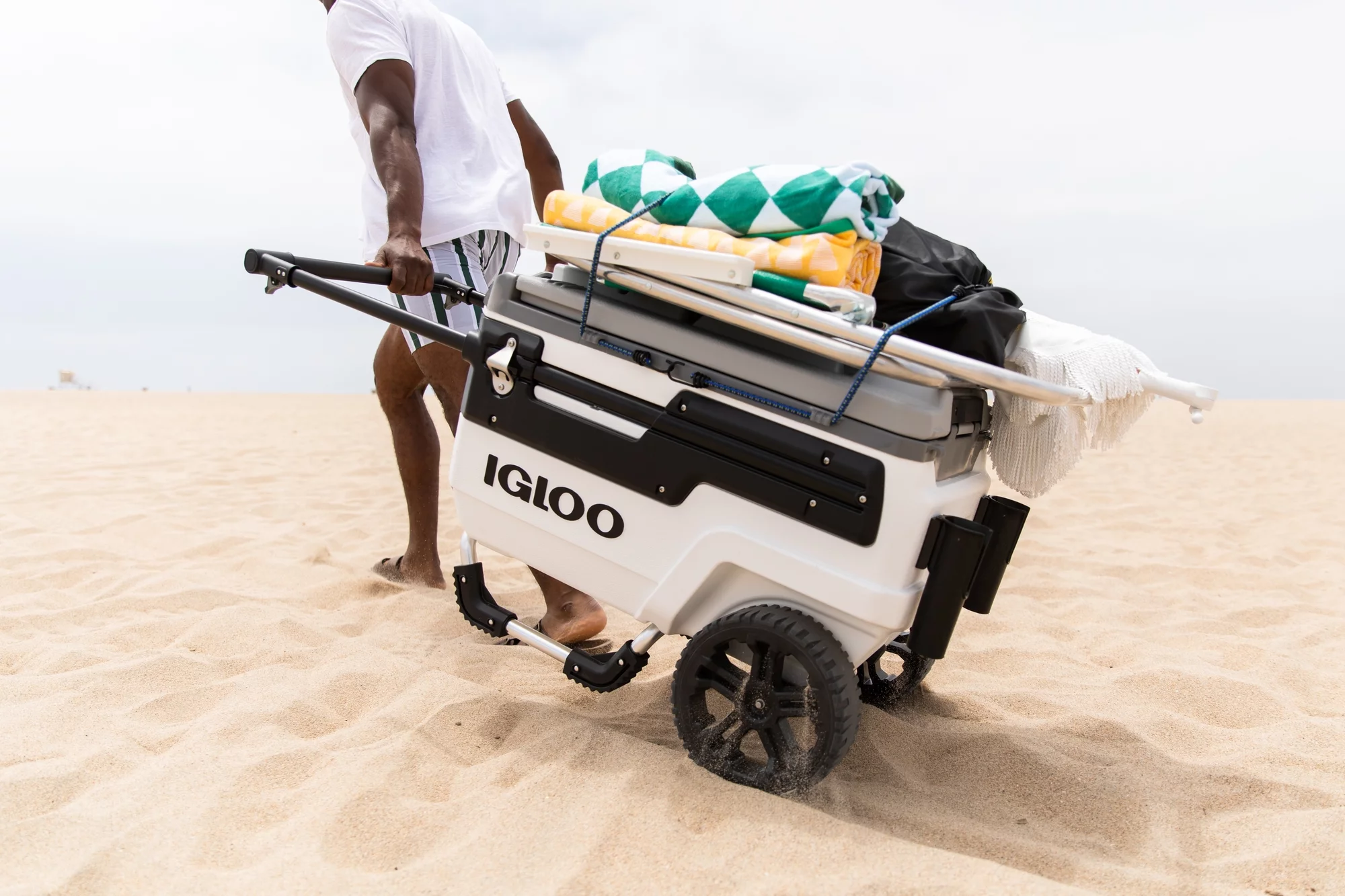 Igloo Trailmate Marine 70 Qt., Wheeled Cooler, White and Black