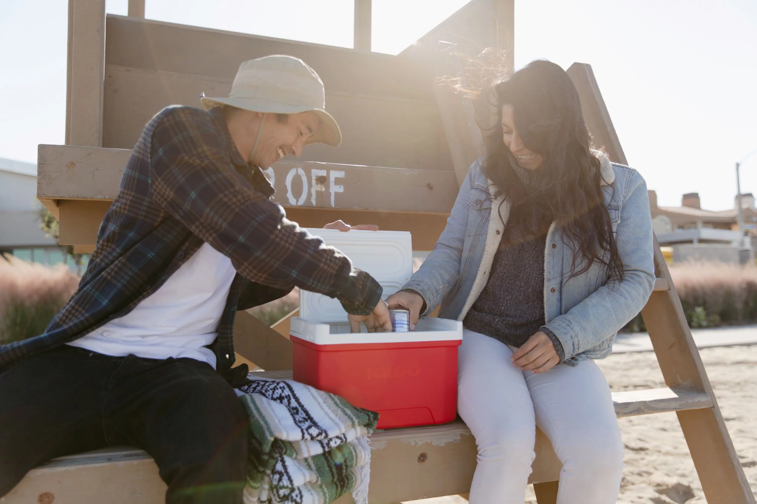 Igloo 9  Quart  Laguna Ice Chest Cooler, Red (13″ x 9 x 8″)