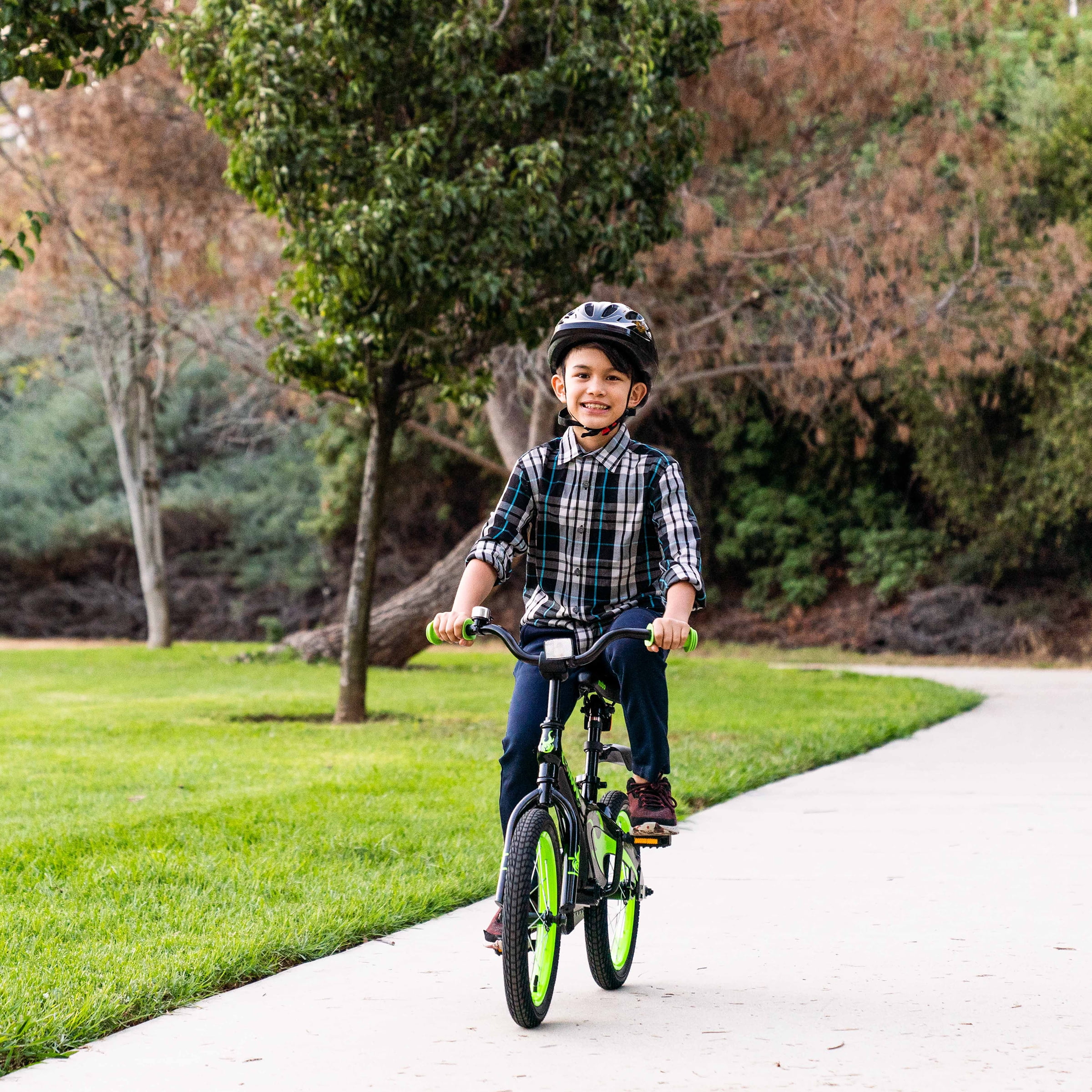 Mobo Lite Bike w/Training Wheels. 16″ Child Bicycle, Red