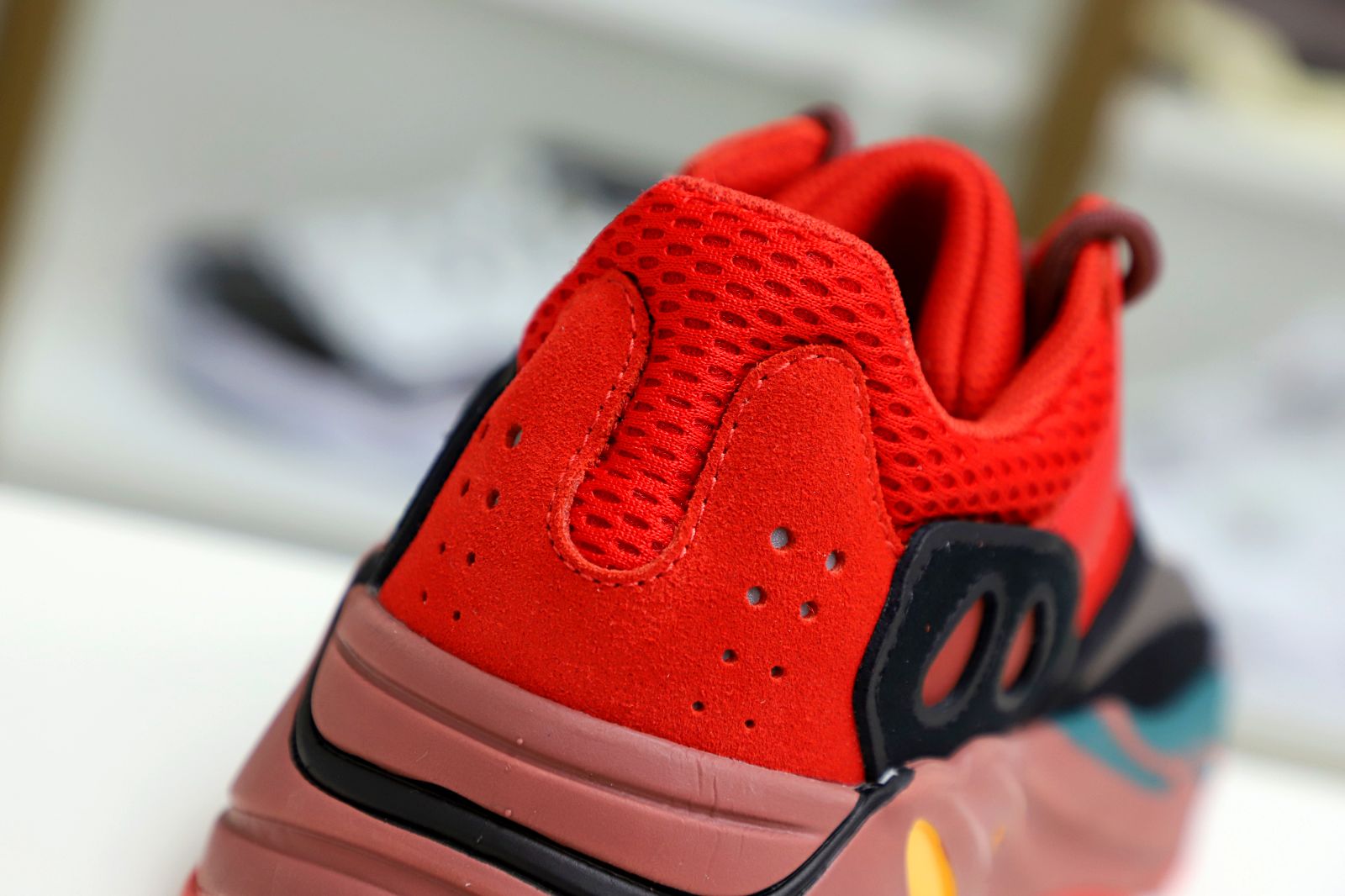 YEEZY BOOST 700 HI-RES RED HQ6979 - finekick.vip
