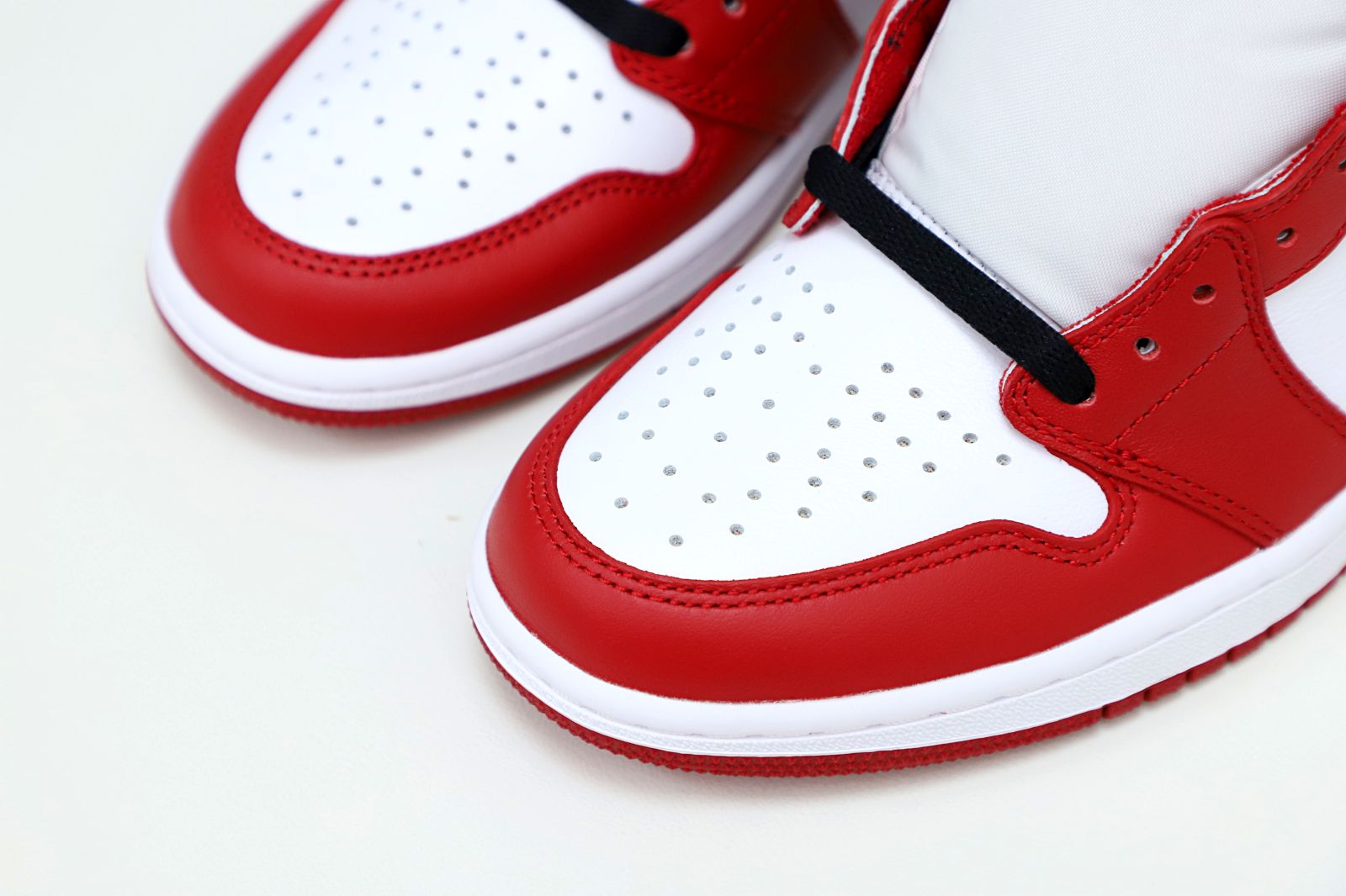 AIR JORDAN 1 RETRO HIGH OG 'CHICAGO' 2015 - finekick.vip
