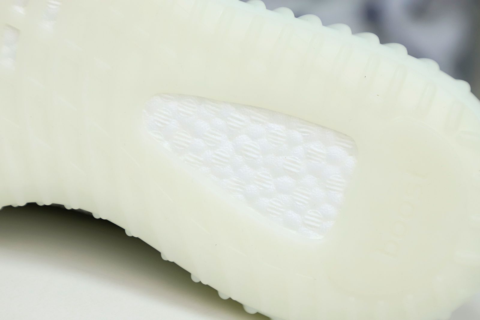 YEEZY BOOST 350 V2 'STATIC REFLECTIVE' - finekick.vip