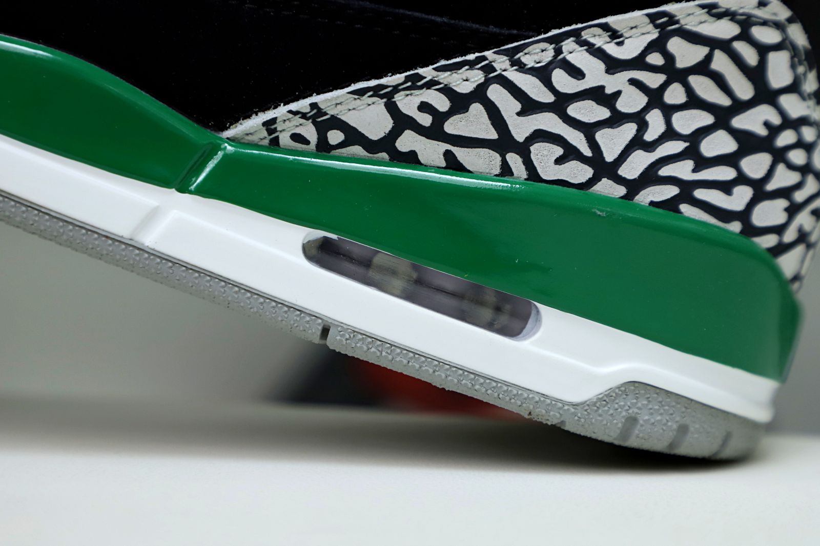 AIR JORDAN 3 PINE GREEN - finekick.vip