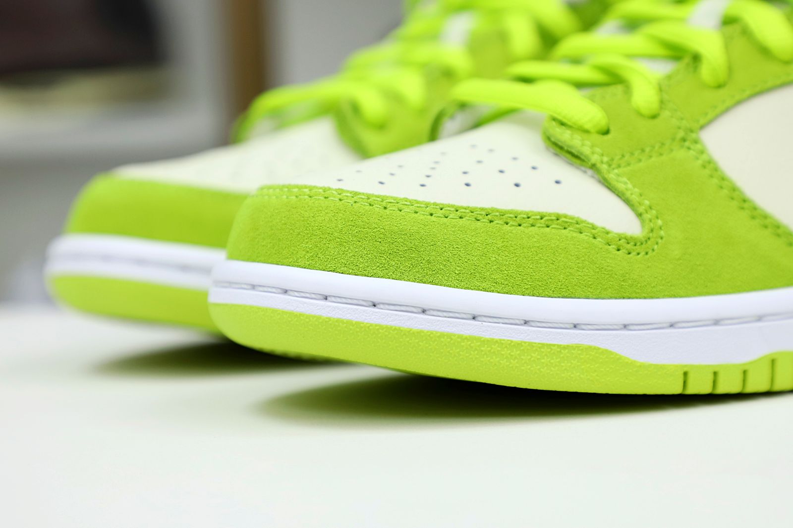 NIKE SB DUNK LOW GREEN APPLE 2022 - finekick.vip