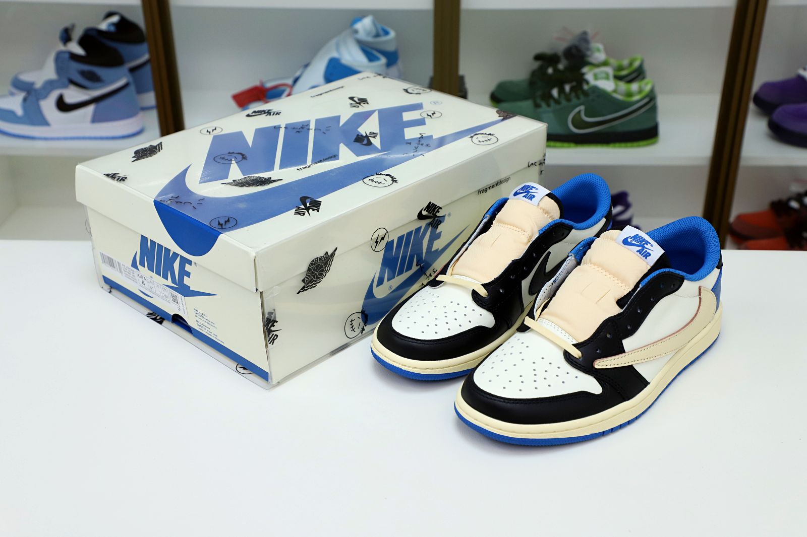 FRAGMENT DESIGN X TRAVIS SCOTT X AIR JORDAN 1 LOW - finekick.vip