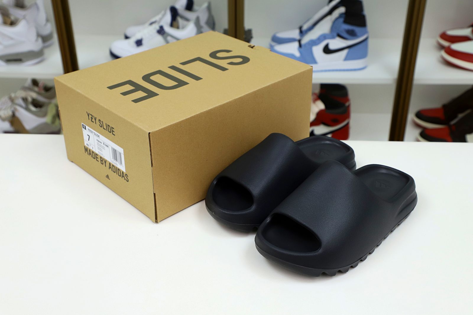 YEEZY SLIDE ONYX - finekick.vip