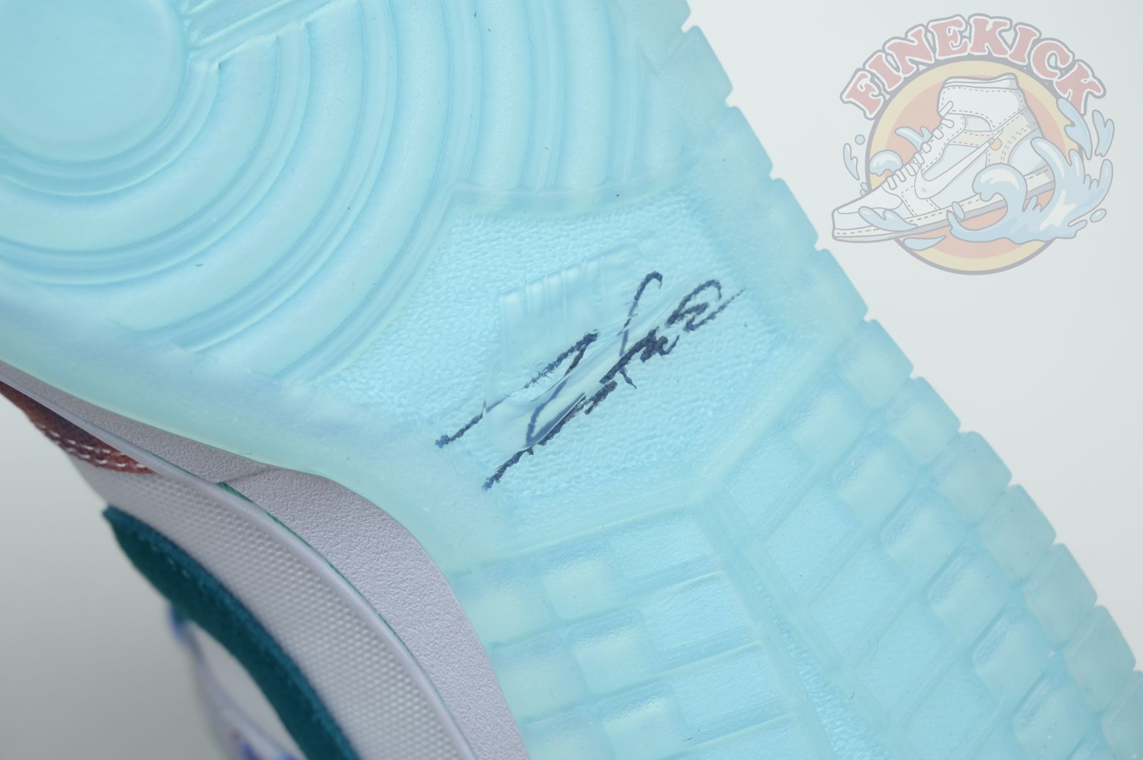 Futura Laboratories x Nike Dunk SB - finekick.vip