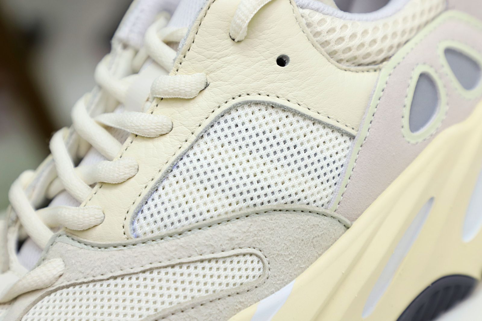 YEEZY BOOST 700 'ANALOG' - finekick.vip