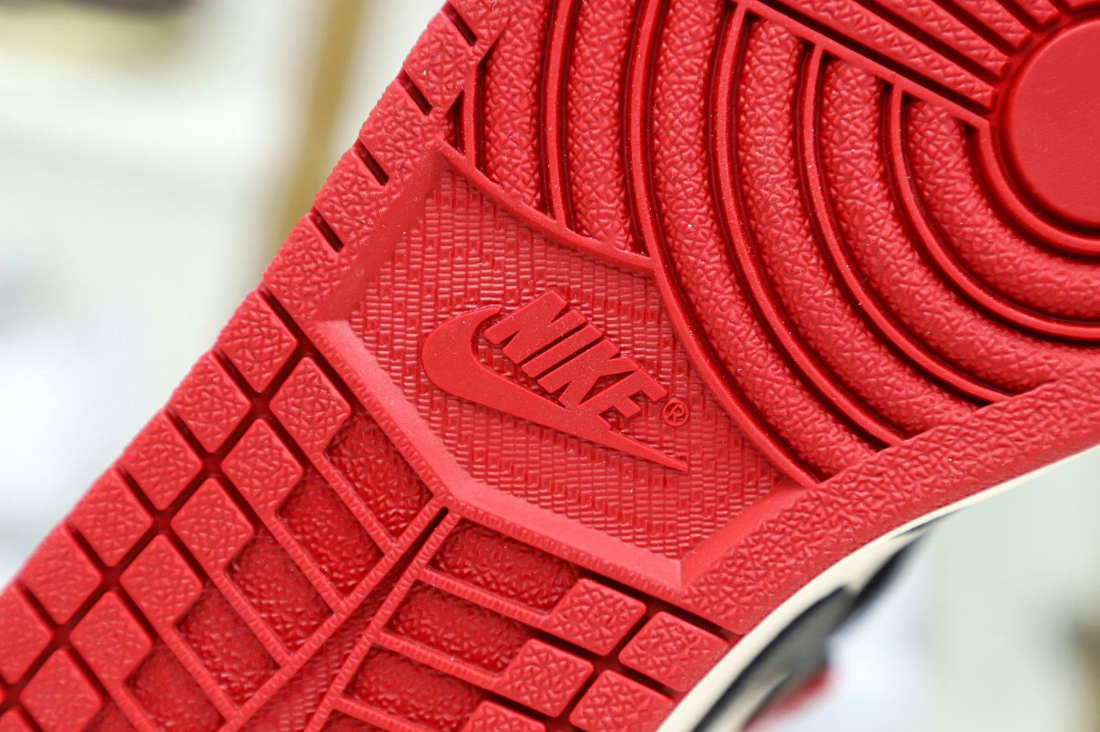 AIR JORDAN 1 RETRO HIGH OG 'BRED TOE' - finekick.vip