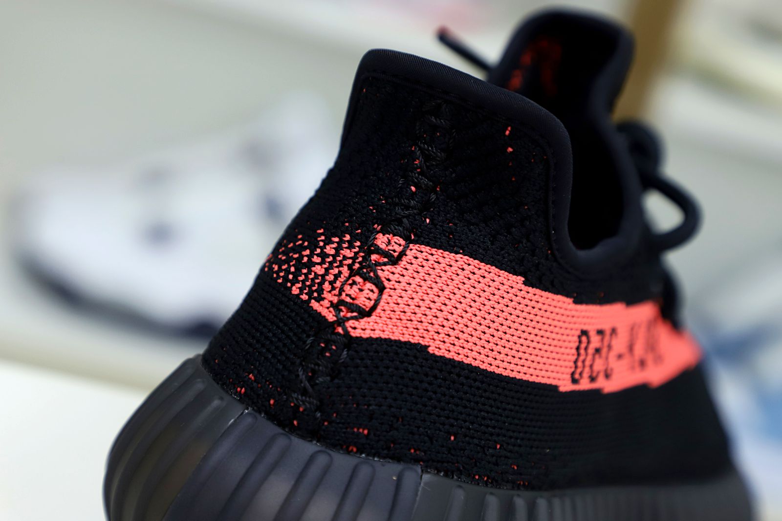YEEZY BOOST 350 V2 'RED' - finekick.vip