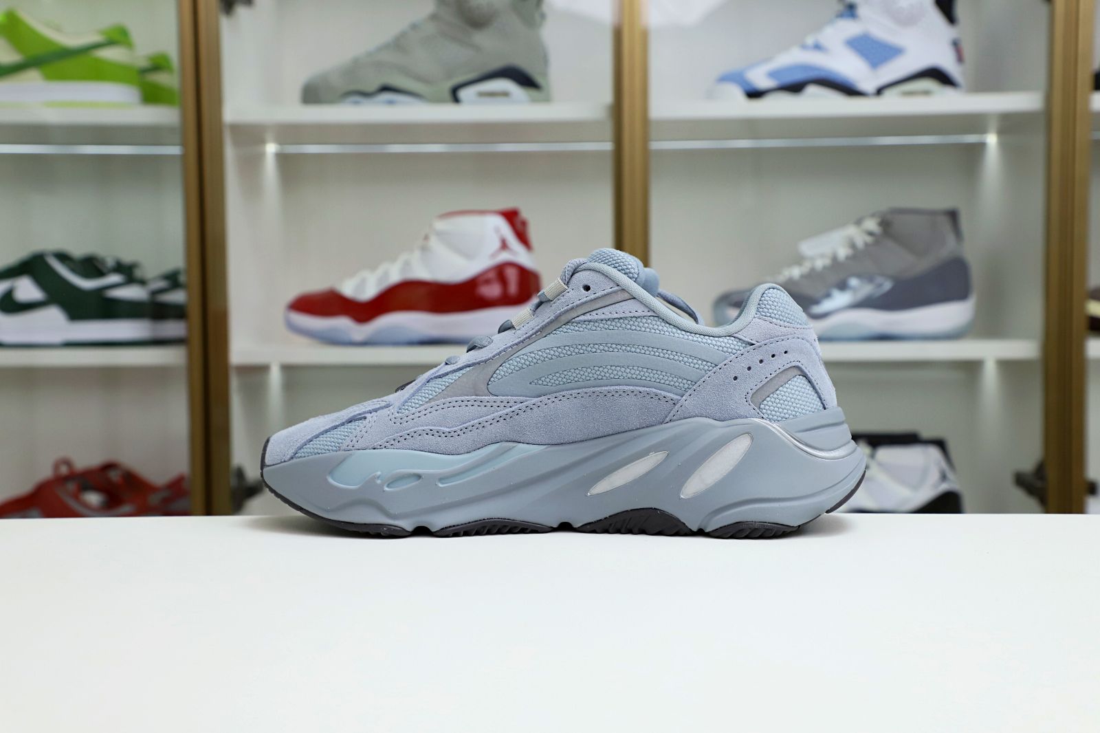 Yeezy boost 700 v2 hospita blue - finekick.vip