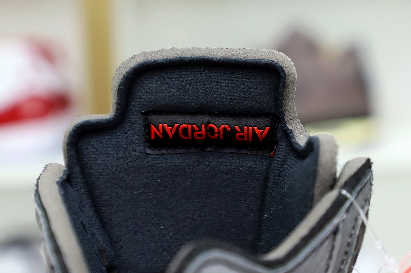 OFF-WHITE X AIR JORDAN 5 RETRO SP 'MUSLIN' - finekick.vip