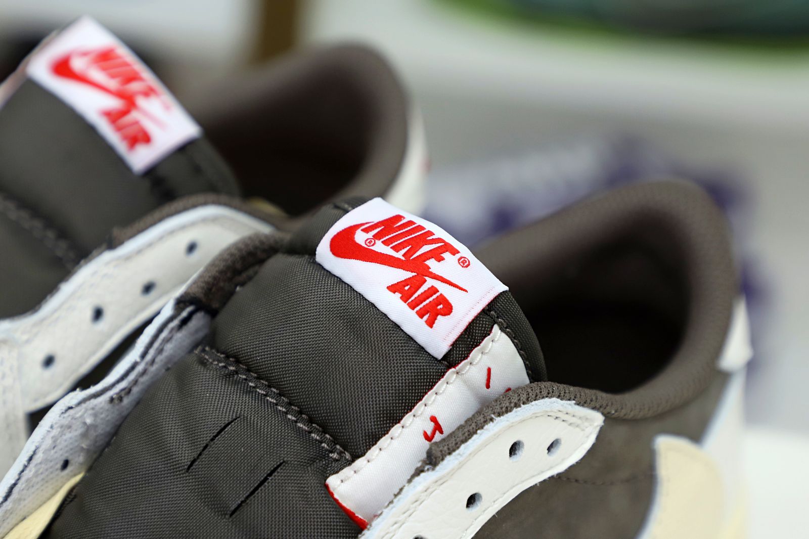 TRAVIS SCOTT X AIR JORDAN 1 LOW OG REVERSE MOCHA - finekick.vip