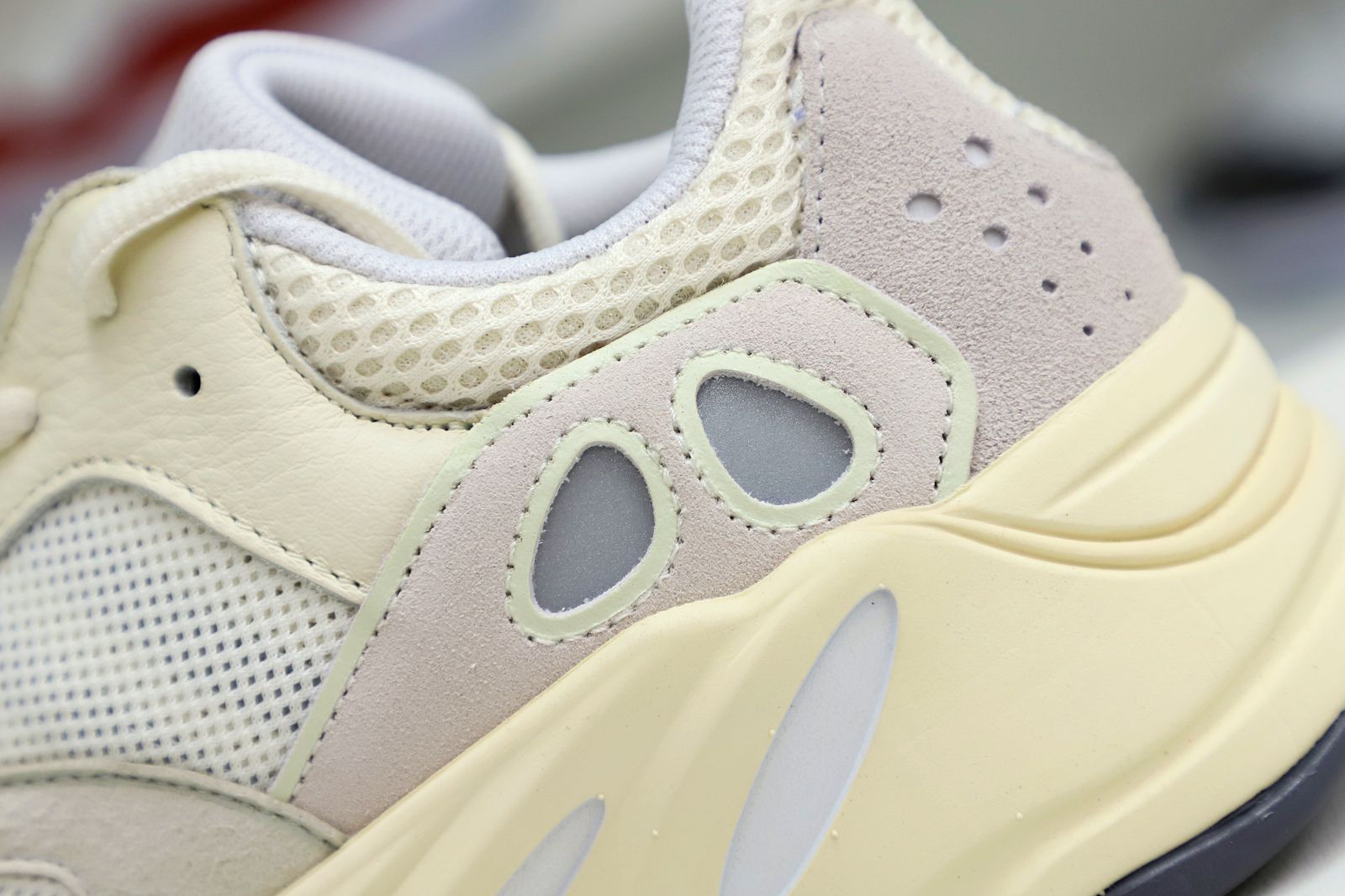 YEEZY BOOST 700 'ANALOG' - finekick.vip