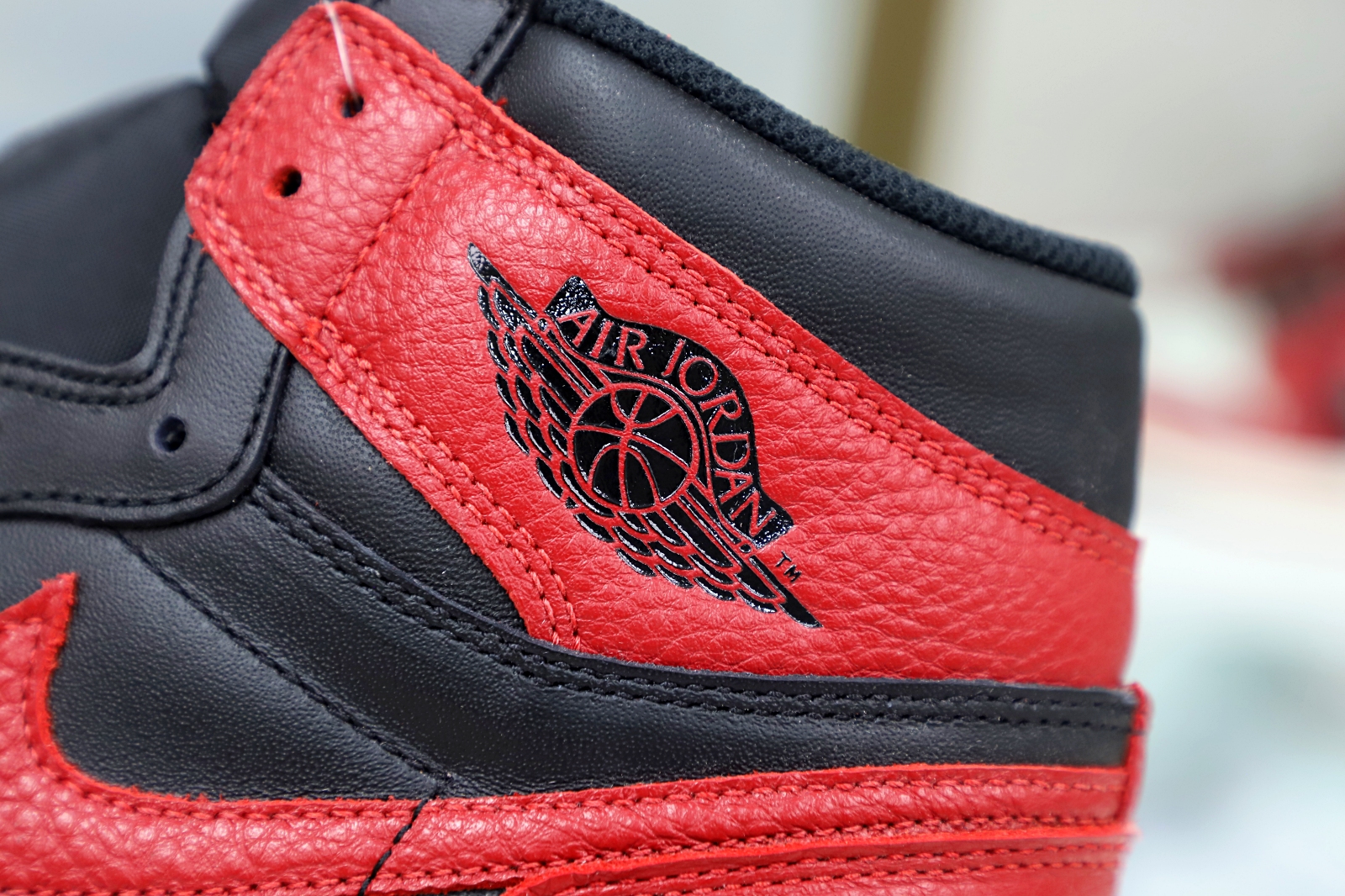 AIR JORDAN 1 RETRO HIGH OG 'BRED' - finekick.vip