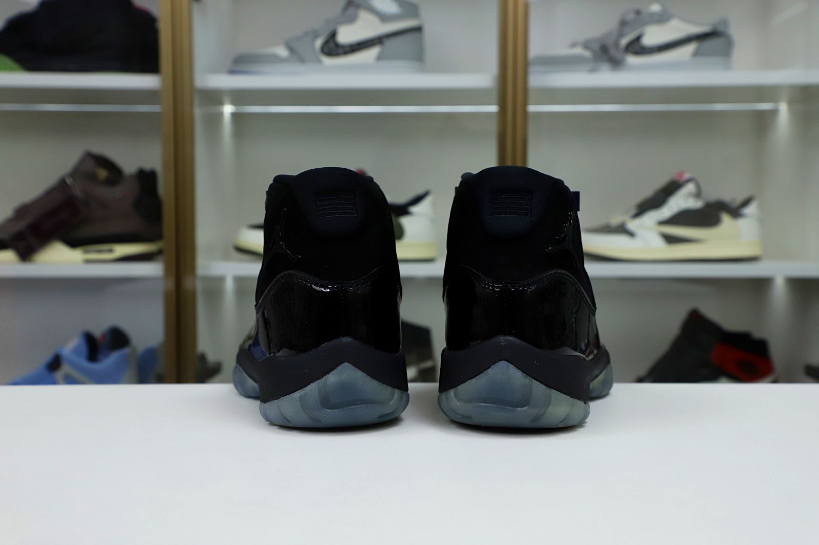 AIR JORDAN 11 RETRO 'CAP AND GOWN' - finekick.vip