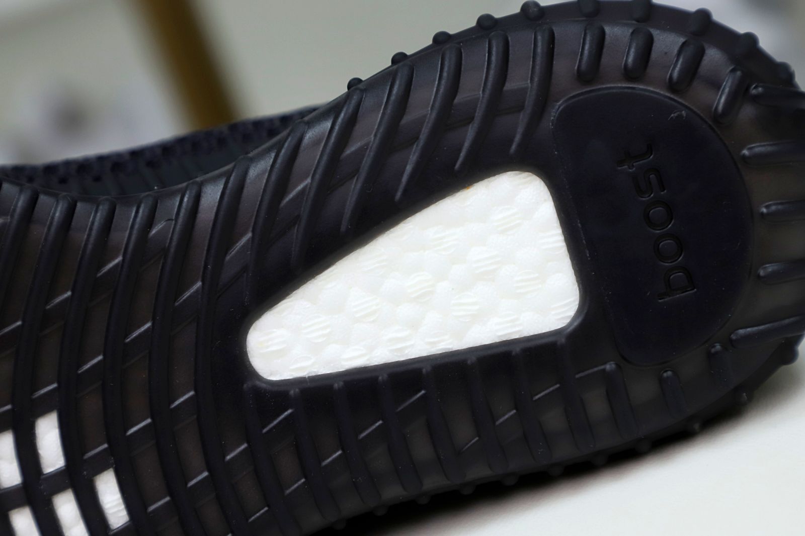 YEEZY BOOST 350 V2 'BLACK NON-REFLECTIVE' - finekick.vip