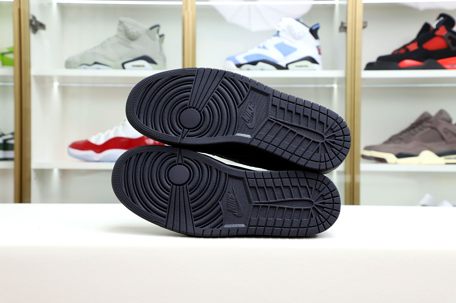 TRAVIS SCOTT X NIKE AIR JORDAN 1 LOW OG “BLACK/PHANTOM” - finekick.vip