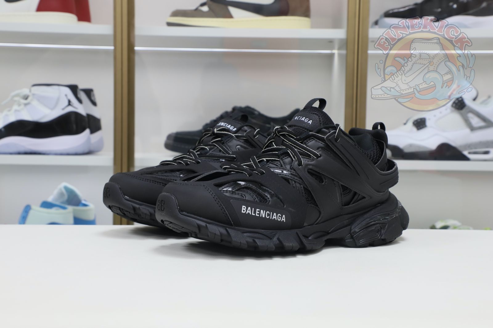 Balenciaga BLGA - finekick.vip
