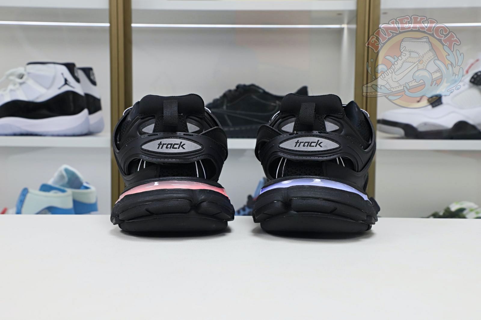Balenciaga BLGA  Track(LED) - finekick.vip
