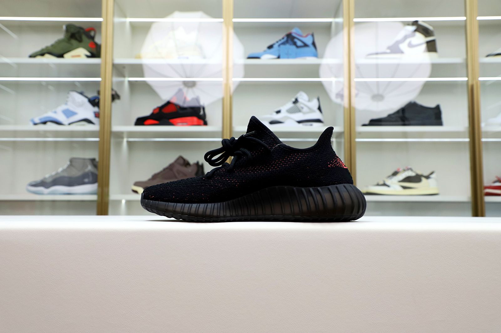YEEZY BOOST 350 V2 'RED' - finekick.vip