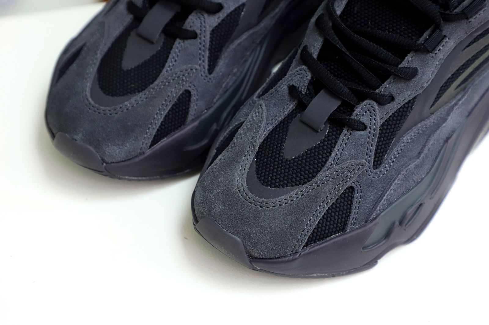 Yeezy Boost 700 V2 Vanta 2019 - finekick.vip