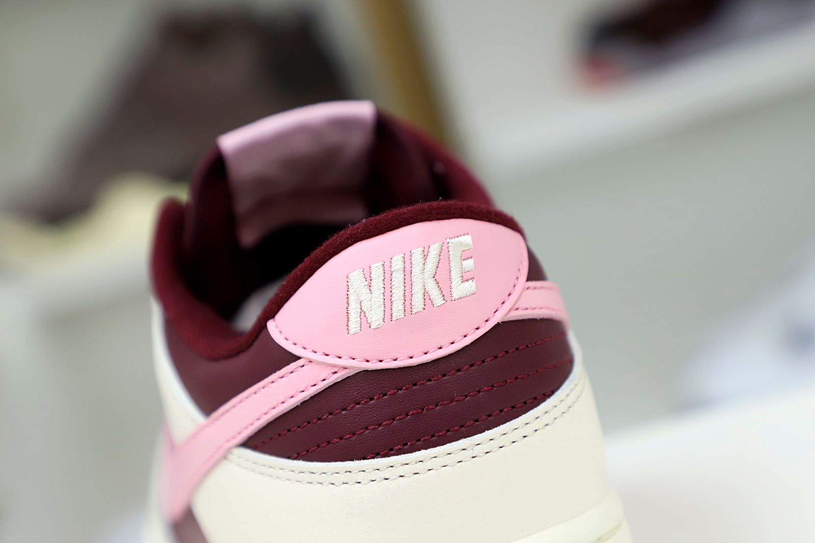 NIKE DUNK LOW VALENTINE DAY - finekick.vip