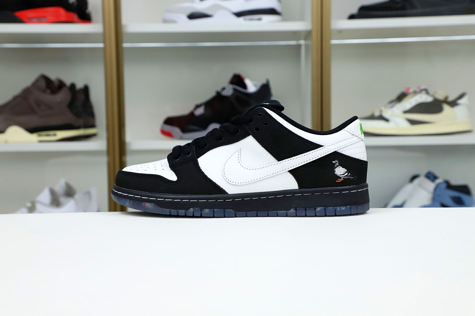 NIKE SB DUNK LOW STAPLE PANDA PIGEON (REGULAR BOX) - finekick.vip