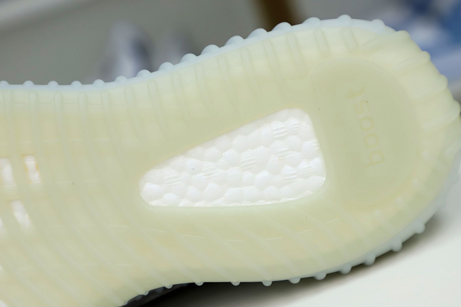 YEEZY BOOST 350 V2 'BLUE TINT' - finekick.vip