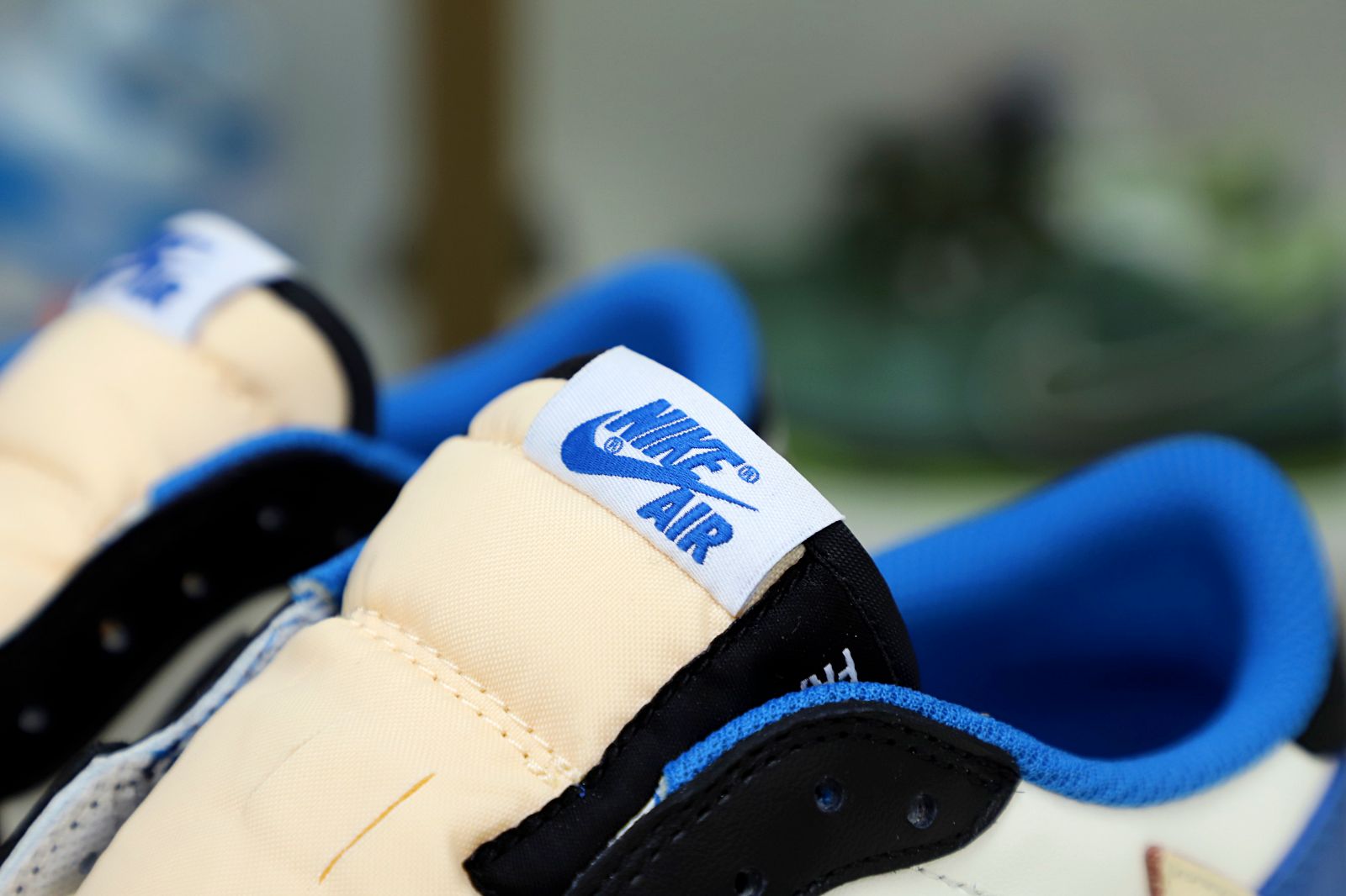 FRAGMENT DESIGN X TRAVIS SCOTT X AIR JORDAN 1 LOW - finekick.vip