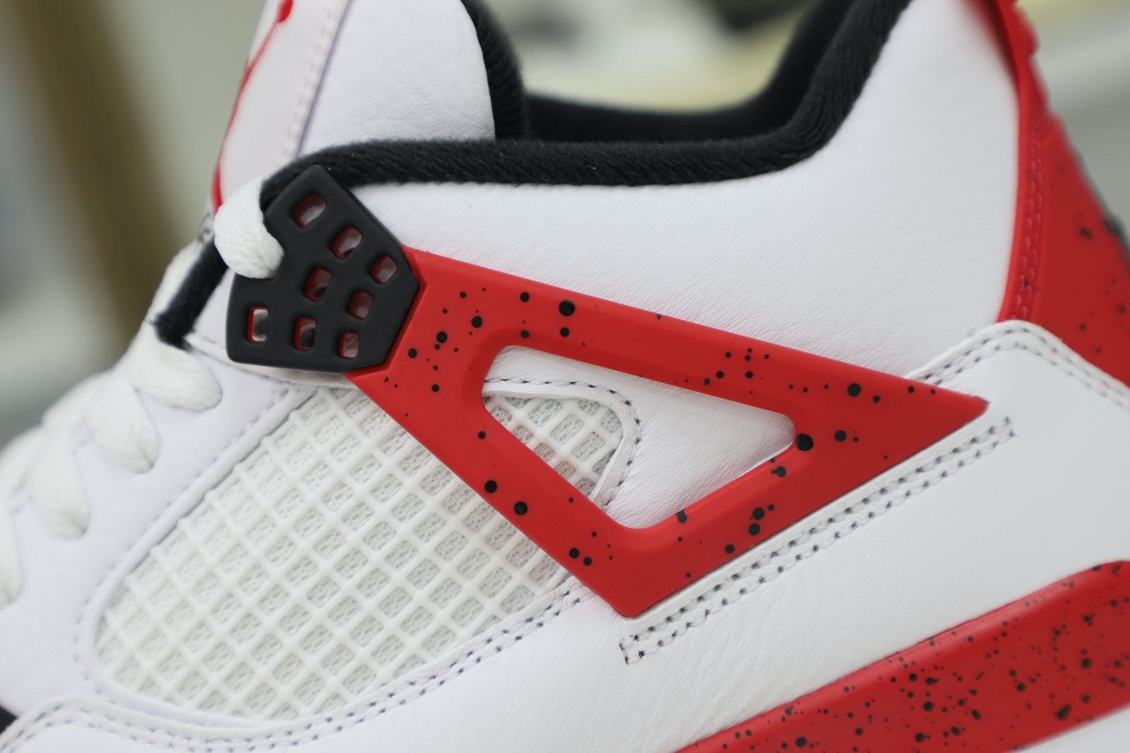 Air Jordan 4