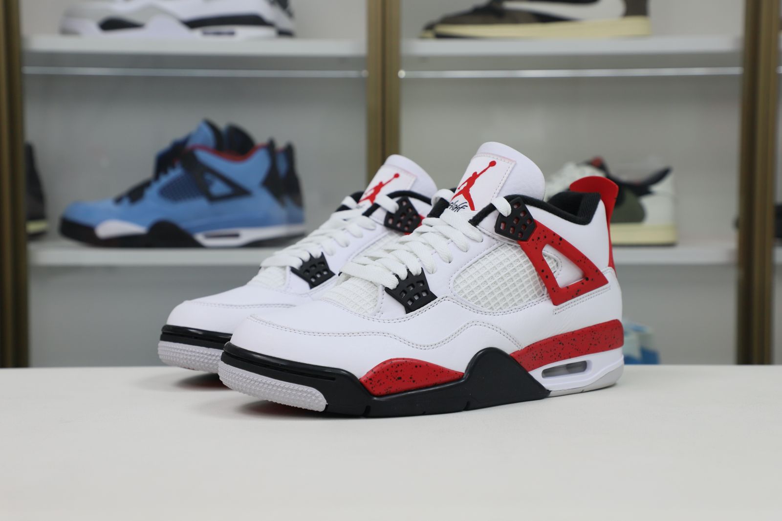 Air Jordan 4