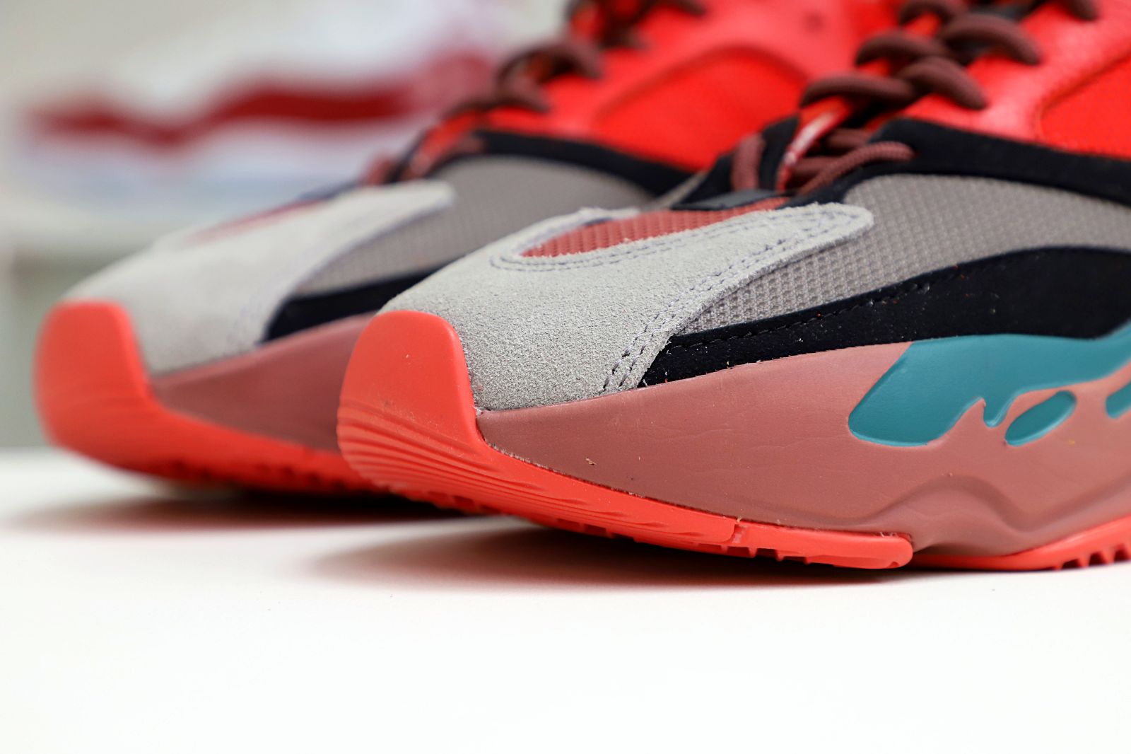 YEEZY BOOST 700 HI-RES RED HQ6979 - finekick.vip