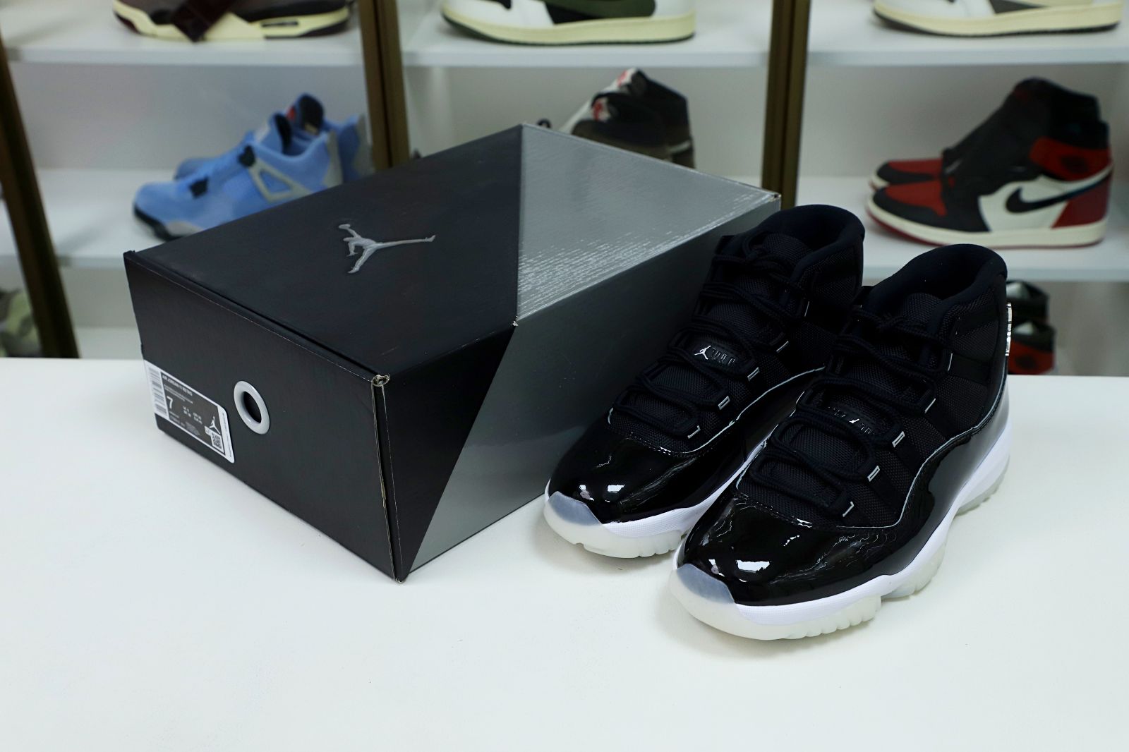 AIR JORDAN 11 RETRO 'JUBILEE / 25TH - finekick.vip