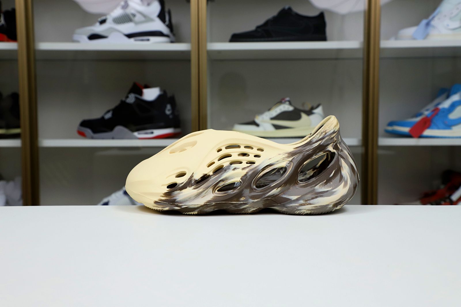 YEEZY FOAM RUNNER 'MX CREAM CLAY' - finekick.vip