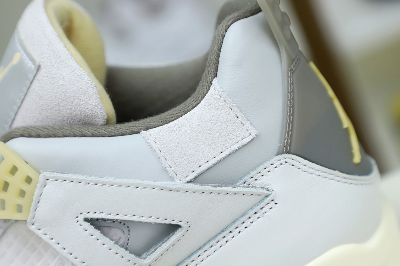 Air Jordan 4 SE