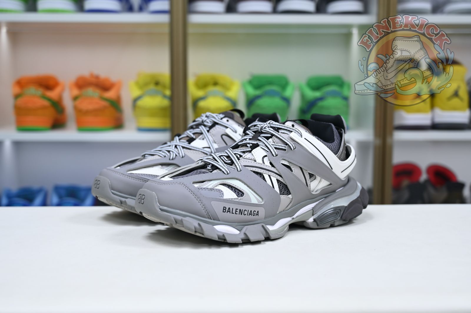 Balenciaga BLGA  Track(LED) - finekick.vip