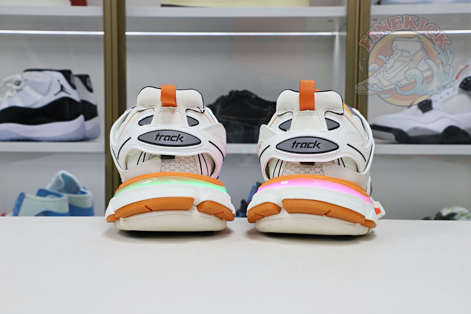 Balenciaga BLGA  Track(LED) - finekick.vip